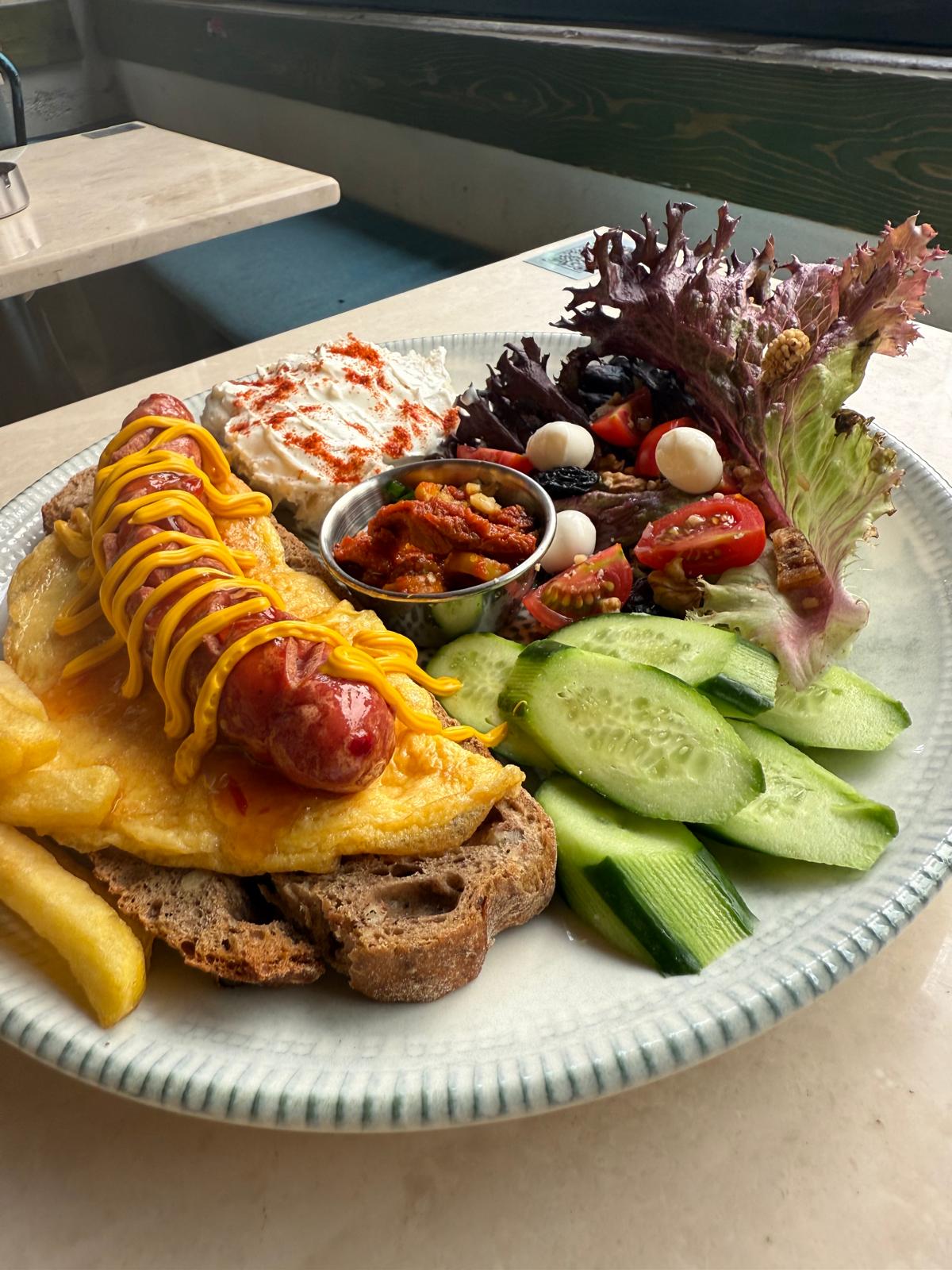 Ekmek Üstü 1 ( Frankfurter Sosisli )